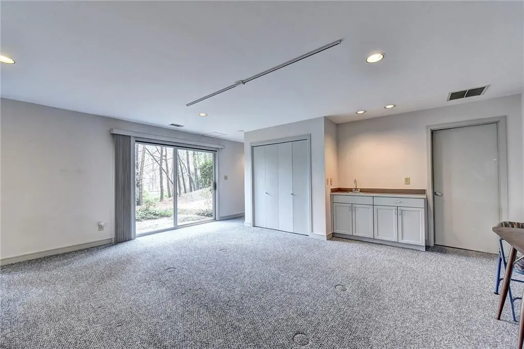 1565 Masters Club Drive, Sandy Springs, Georgia 30350, 5 Bedrooms Bedrooms, ,4 BathroomsBathrooms,Residential,Sold,1565 Masters Club Drive,6509461