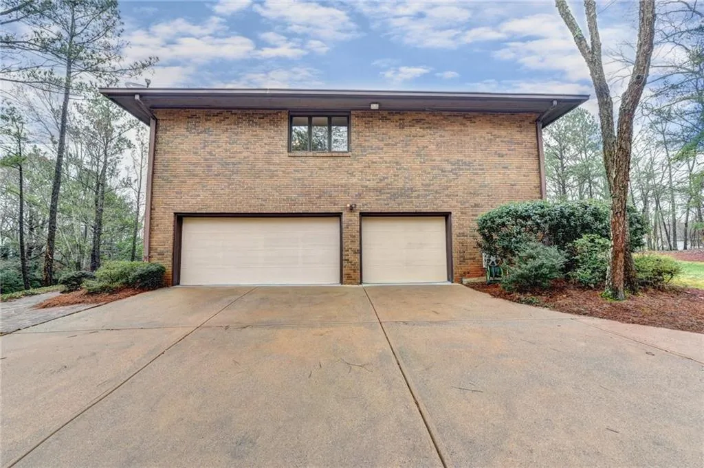 1565 Masters Club Drive, Sandy Springs, Georgia 30350, 5 Bedrooms Bedrooms, ,4 BathroomsBathrooms,Residential,Sold,1565 Masters Club Drive,6509461