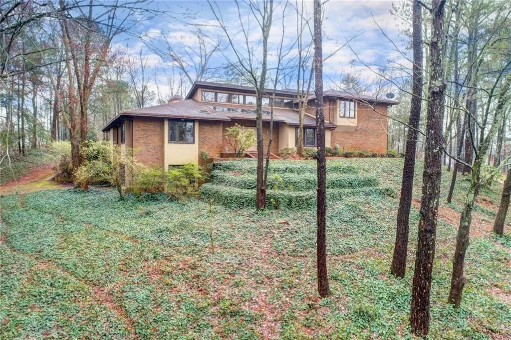 1565 Masters Club Drive, Sandy Springs, Georgia 30350, 5 Bedrooms Bedrooms, ,4 BathroomsBathrooms,Residential,Sold,1565 Masters Club Drive,6509461