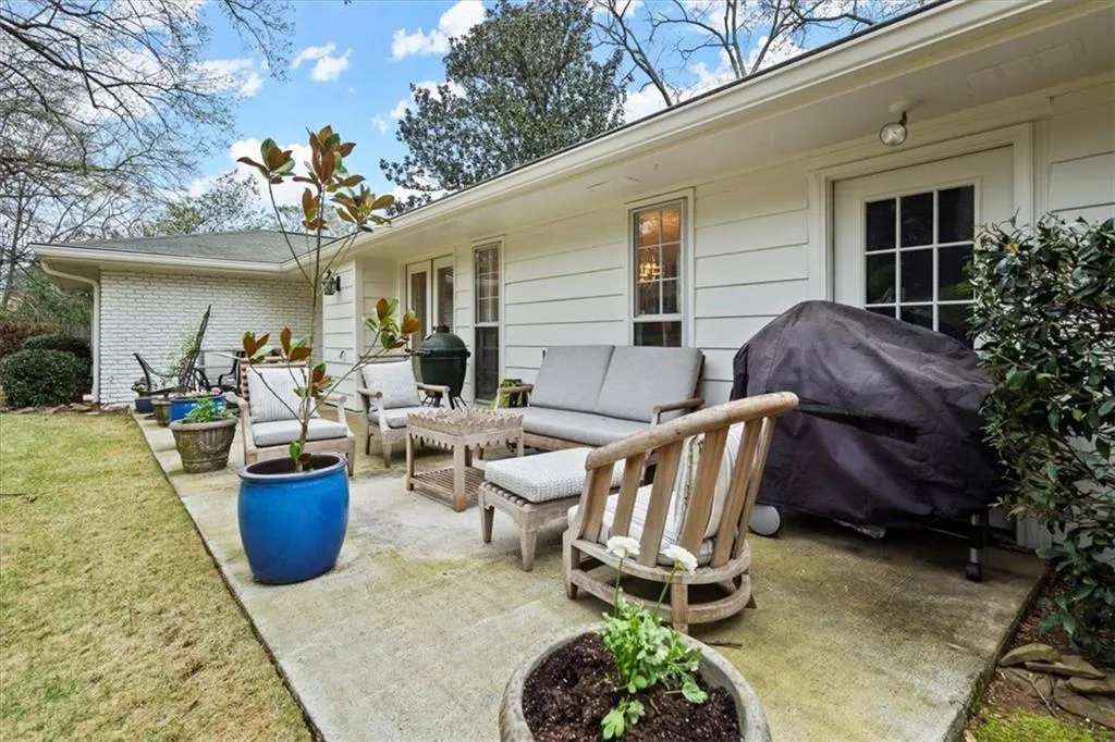 720 E Powderhorn Road Ne, Atlanta, Georgia 30342, 3 Bedrooms Bedrooms, ,2 BathroomsBathrooms,Residential,Sold,720 E Powderhorn Road Ne,7185468