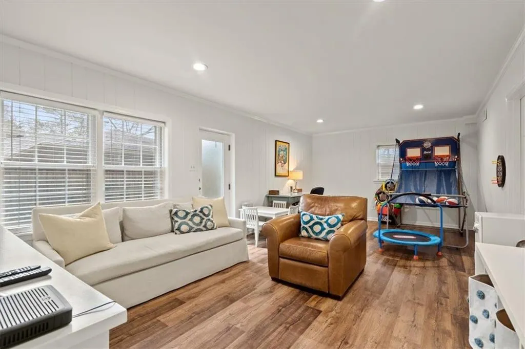 720 E Powderhorn Road Ne, Atlanta, Georgia 30342, 3 Bedrooms Bedrooms, ,2 BathroomsBathrooms,Residential,Sold,720 E Powderhorn Road Ne,7185468