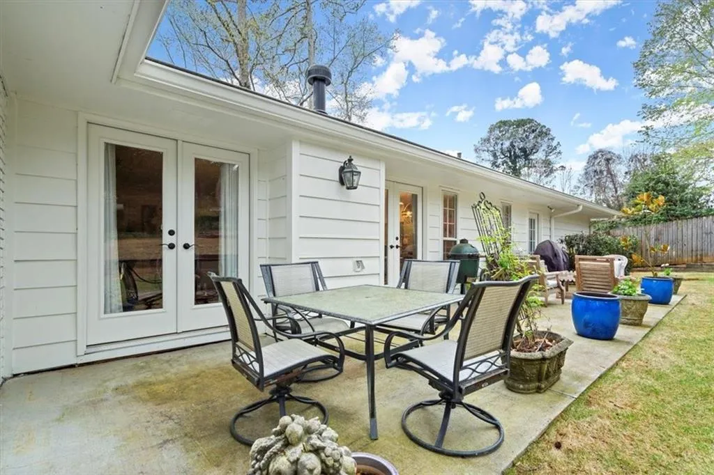 720 E Powderhorn Road Ne, Atlanta, Georgia 30342, 3 Bedrooms Bedrooms, ,2 BathroomsBathrooms,Residential,Sold,720 E Powderhorn Road Ne,7185468