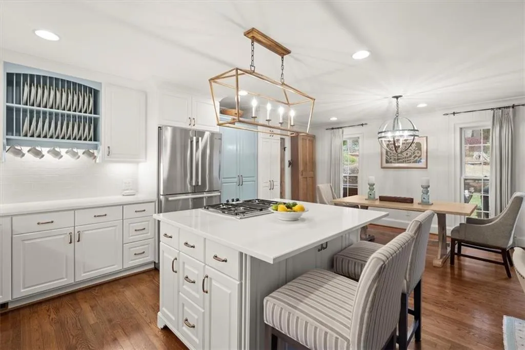 720 E Powderhorn Road Ne, Atlanta, Georgia 30342, 3 Bedrooms Bedrooms, ,2 BathroomsBathrooms,Residential,Sold,720 E Powderhorn Road Ne,7185468