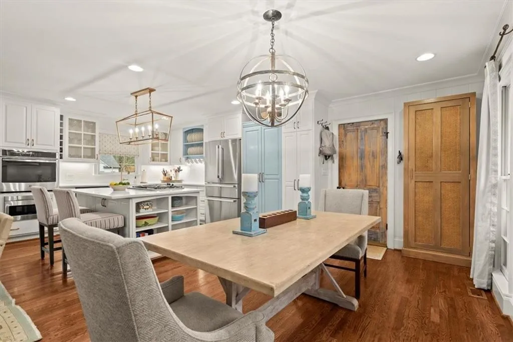 720 E Powderhorn Road Ne, Atlanta, Georgia 30342, 3 Bedrooms Bedrooms, ,2 BathroomsBathrooms,Residential,Sold,720 E Powderhorn Road Ne,7185468