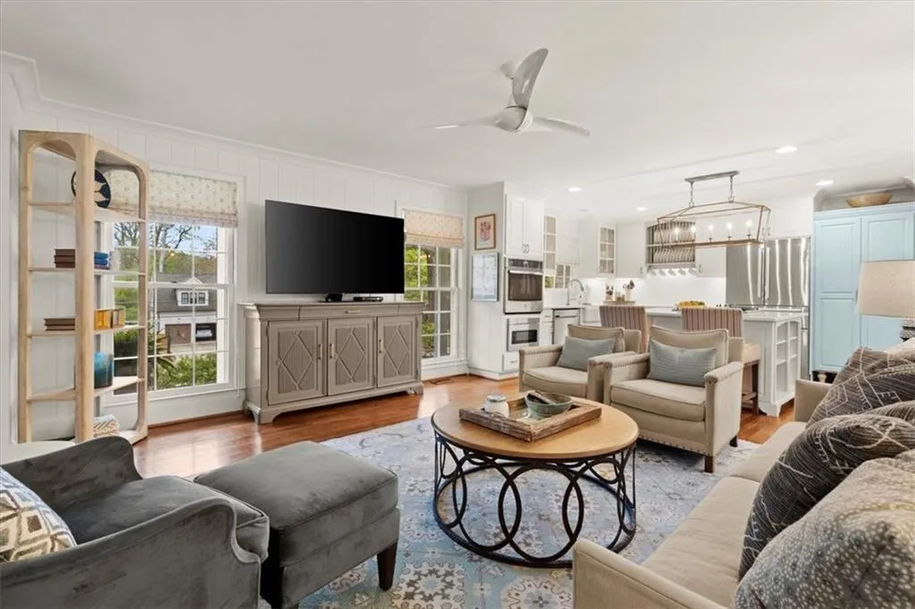 720 E Powderhorn Road Ne, Atlanta, Georgia 30342, 3 Bedrooms Bedrooms, ,2 BathroomsBathrooms,Residential,Sold,720 E Powderhorn Road Ne,7185468
