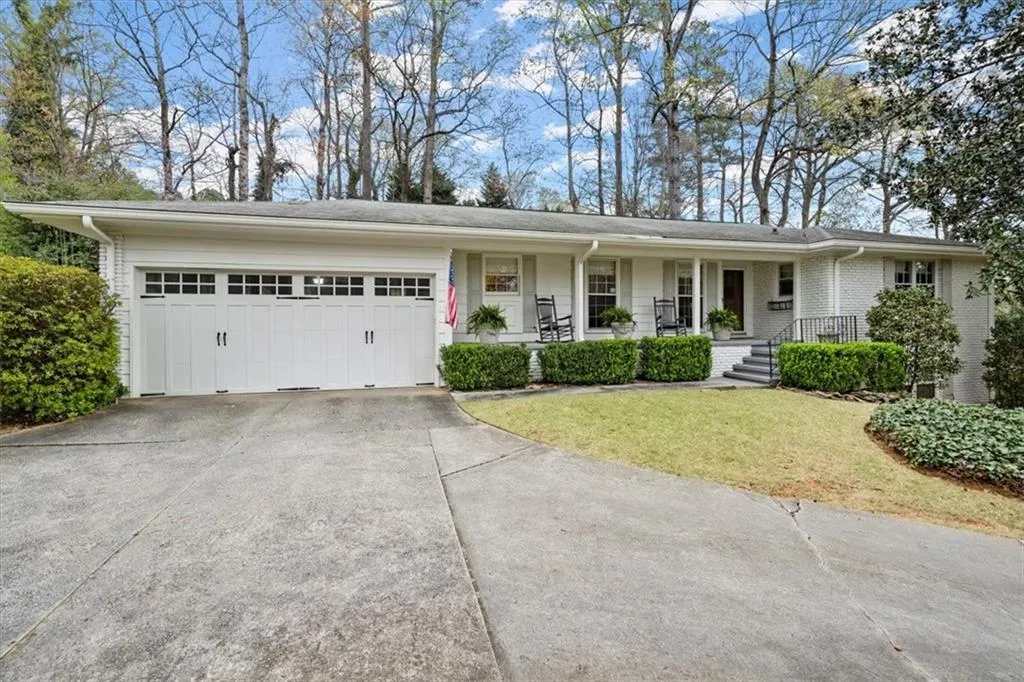 720 E Powderhorn Road Ne, Atlanta, Georgia 30342, 3 Bedrooms Bedrooms, ,2 BathroomsBathrooms,Residential,Sold,720 E Powderhorn Road Ne,7185468