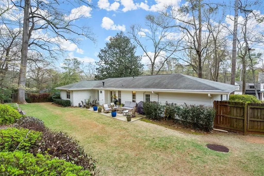 720 E Powderhorn Road Ne, Atlanta, Georgia 30342, 3 Bedrooms Bedrooms, ,2 BathroomsBathrooms,Residential,Sold,720 E Powderhorn Road Ne,7185468