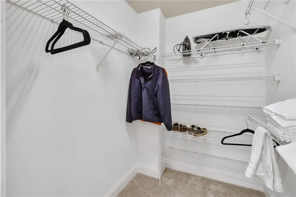 Abundent walk in closet