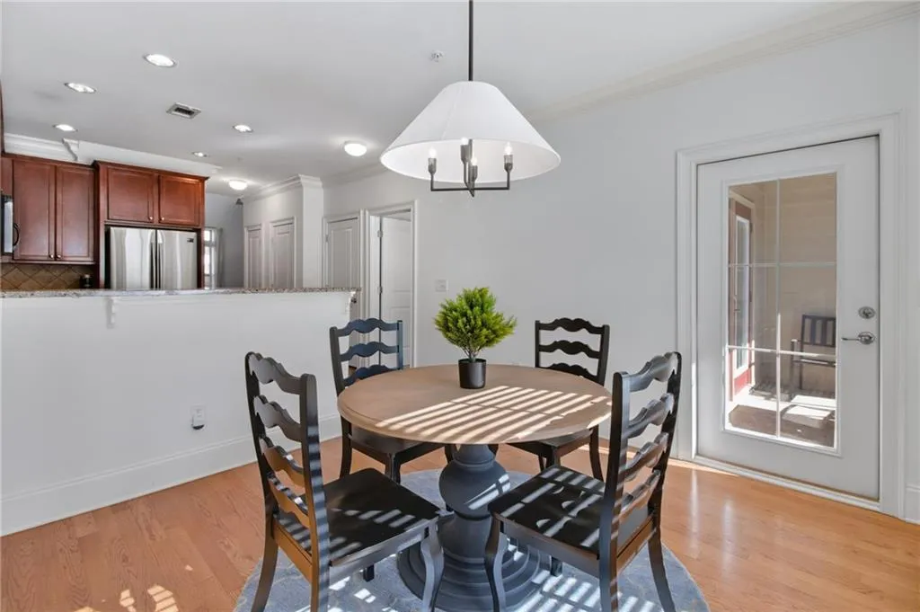 879 Perennial Drive, Sandy Springs, Georgia 30328, 2 Bedrooms Bedrooms, ,2 BathroomsBathrooms,Residential,Sold,879 Perennial Drive,7518765