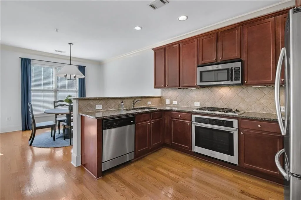 Like new stainless appliances
