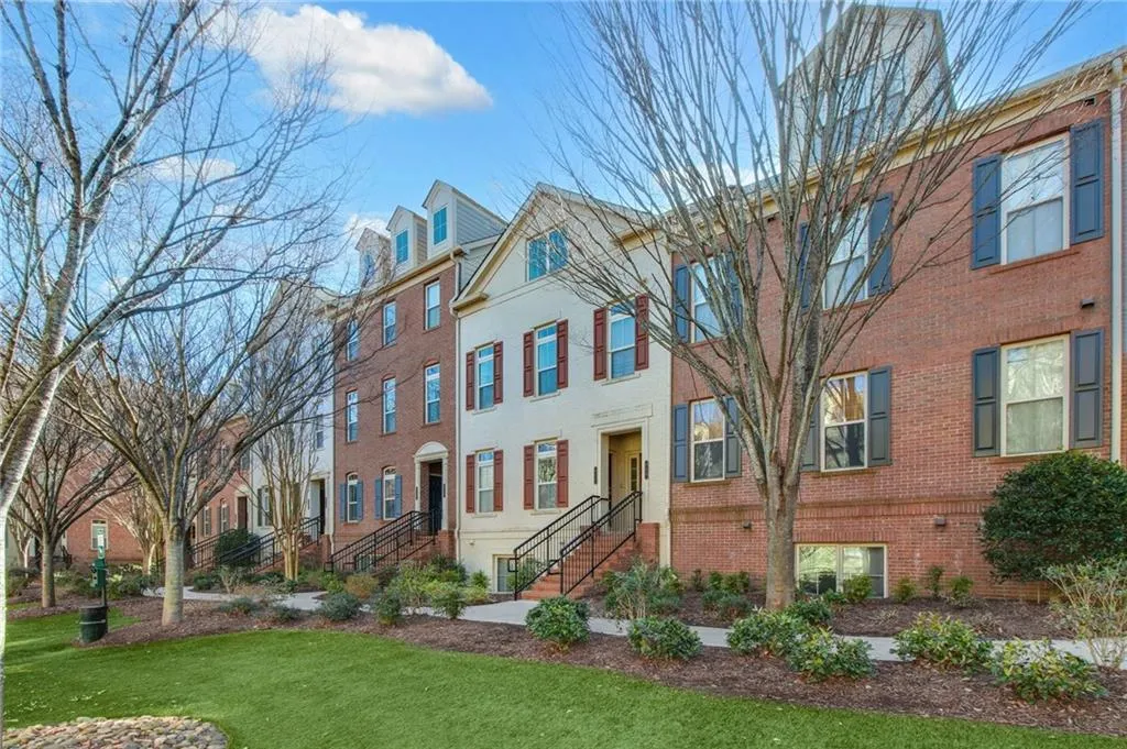 879 Perennial Drive, Sandy Springs, Georgia 30328, 2 Bedrooms Bedrooms, ,2 BathroomsBathrooms,Residential,Sold,879 Perennial Drive,7518765