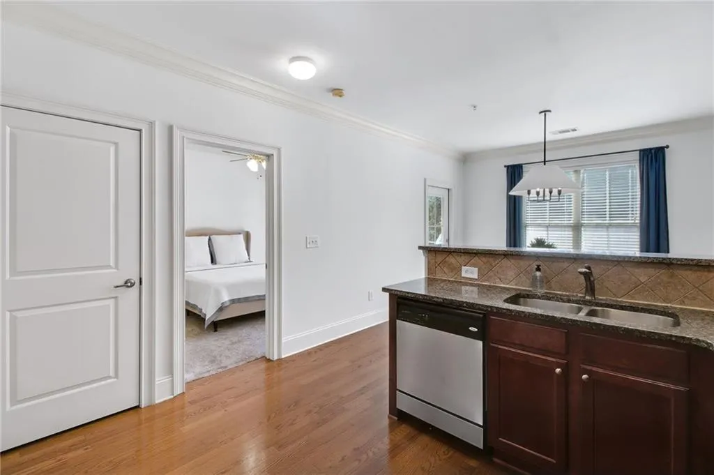 879 Perennial Drive, Sandy Springs, Georgia 30328, 2 Bedrooms Bedrooms, ,2 BathroomsBathrooms,Residential,Sold,879 Perennial Drive,7518765
