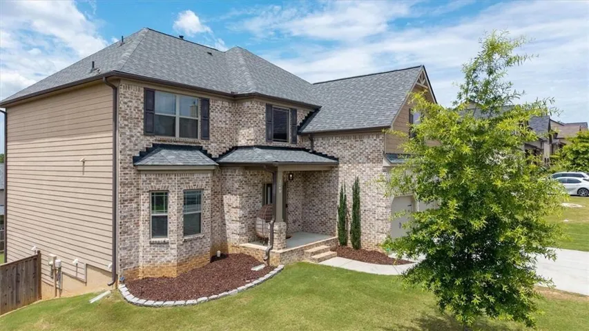 3769 Lake End Drive, Loganville, Georgia 30052