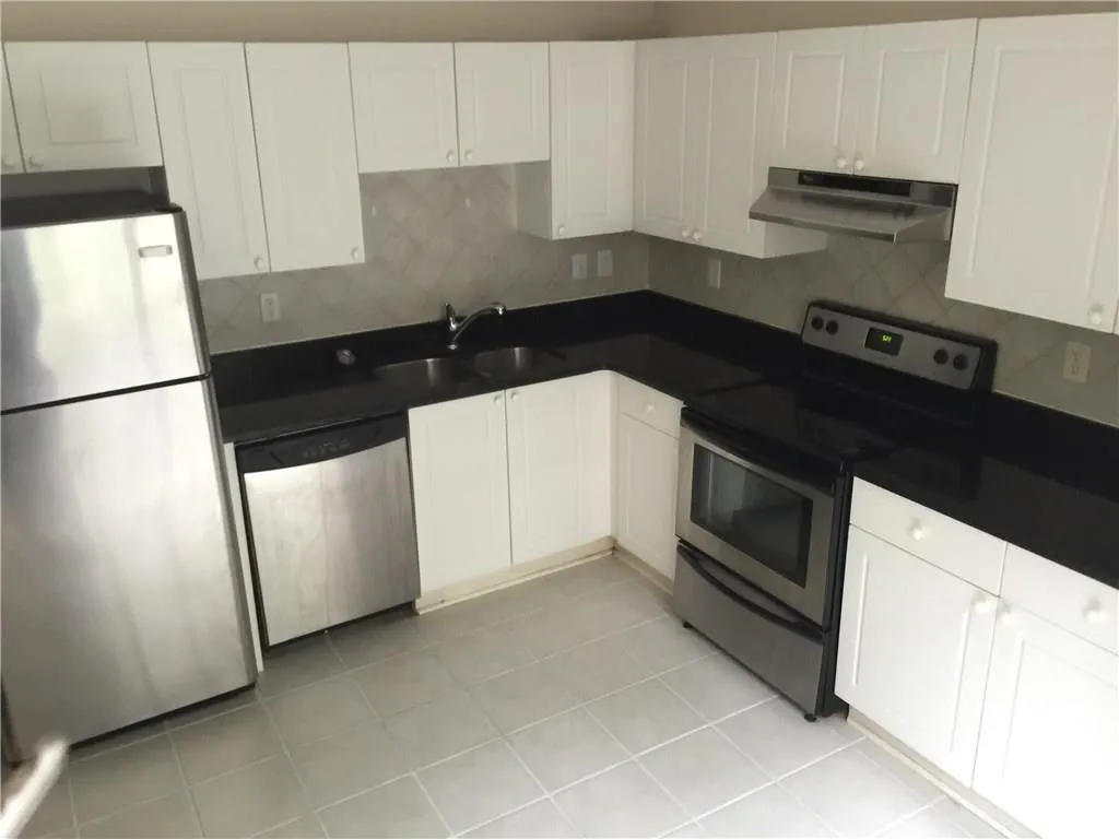 5559 Glenridge Drive Unit 2208, Atlanta, Georgia 30342, 2 Bedrooms Bedrooms, ,2 BathroomsBathrooms,Residential,Sold,5559 Glenridge Drive Unit 2208,5838231