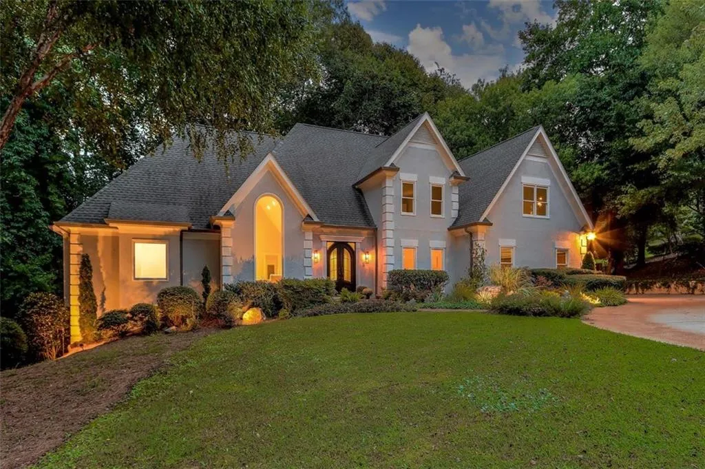 7775 Landowne Drive, Sandy Springs, Georgia 30350, 5 Bedrooms Bedrooms, ,4 BathroomsBathrooms,Residential,Sold,7775 Landowne Drive,6786067