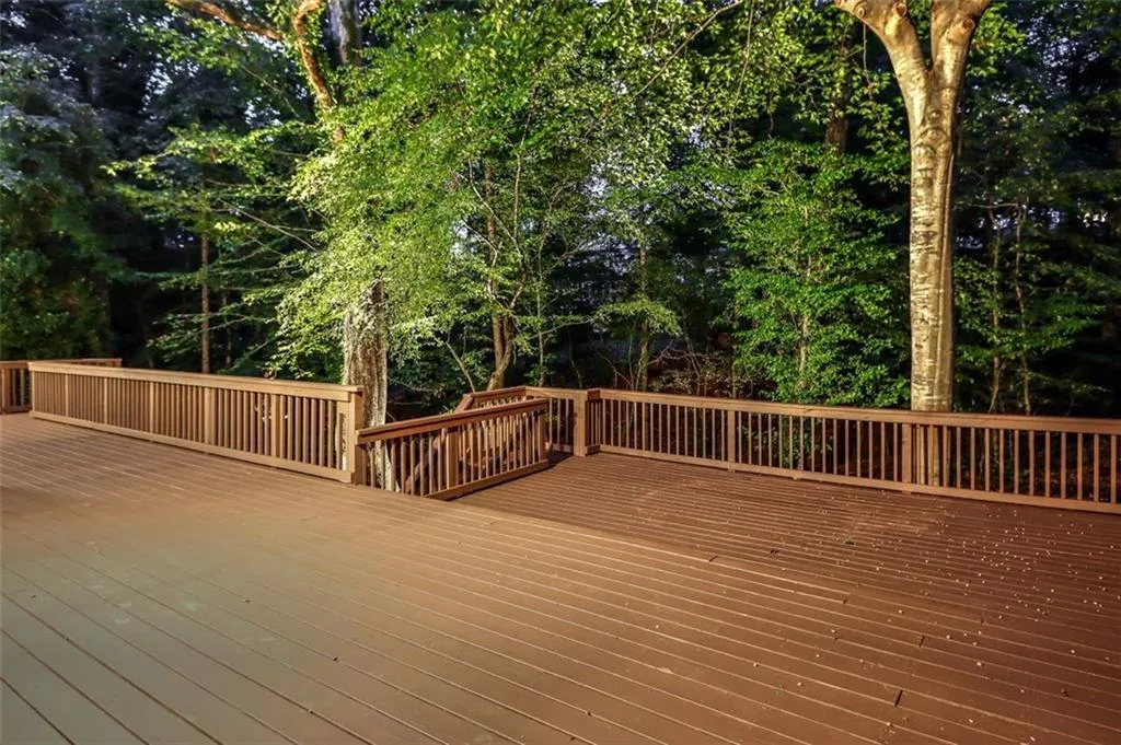 7775 Landowne Drive, Sandy Springs, Georgia 30350, 5 Bedrooms Bedrooms, ,4 BathroomsBathrooms,Residential,Sold,7775 Landowne Drive,6786067