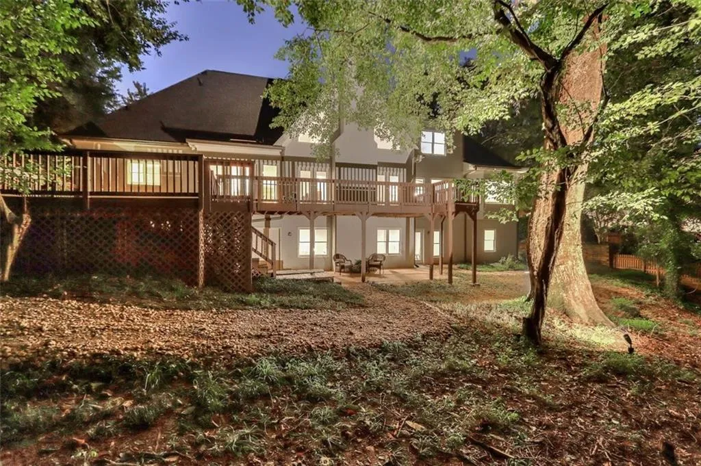 7775 Landowne Drive, Sandy Springs, Georgia 30350, 5 Bedrooms Bedrooms, ,4 BathroomsBathrooms,Residential,Sold,7775 Landowne Drive,6786067
