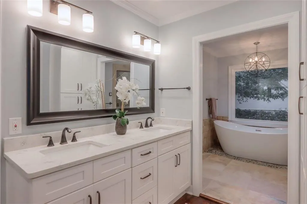 7775 Landowne Drive, Sandy Springs, Georgia 30350, 5 Bedrooms Bedrooms, ,4 BathroomsBathrooms,Residential,Sold,7775 Landowne Drive,6786067