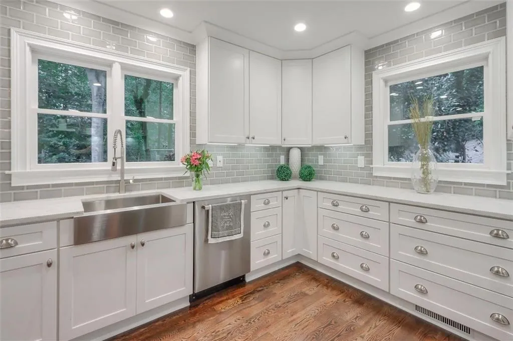 7775 Landowne Drive, Sandy Springs, Georgia 30350, 5 Bedrooms Bedrooms, ,4 BathroomsBathrooms,Residential,Sold,7775 Landowne Drive,6786067