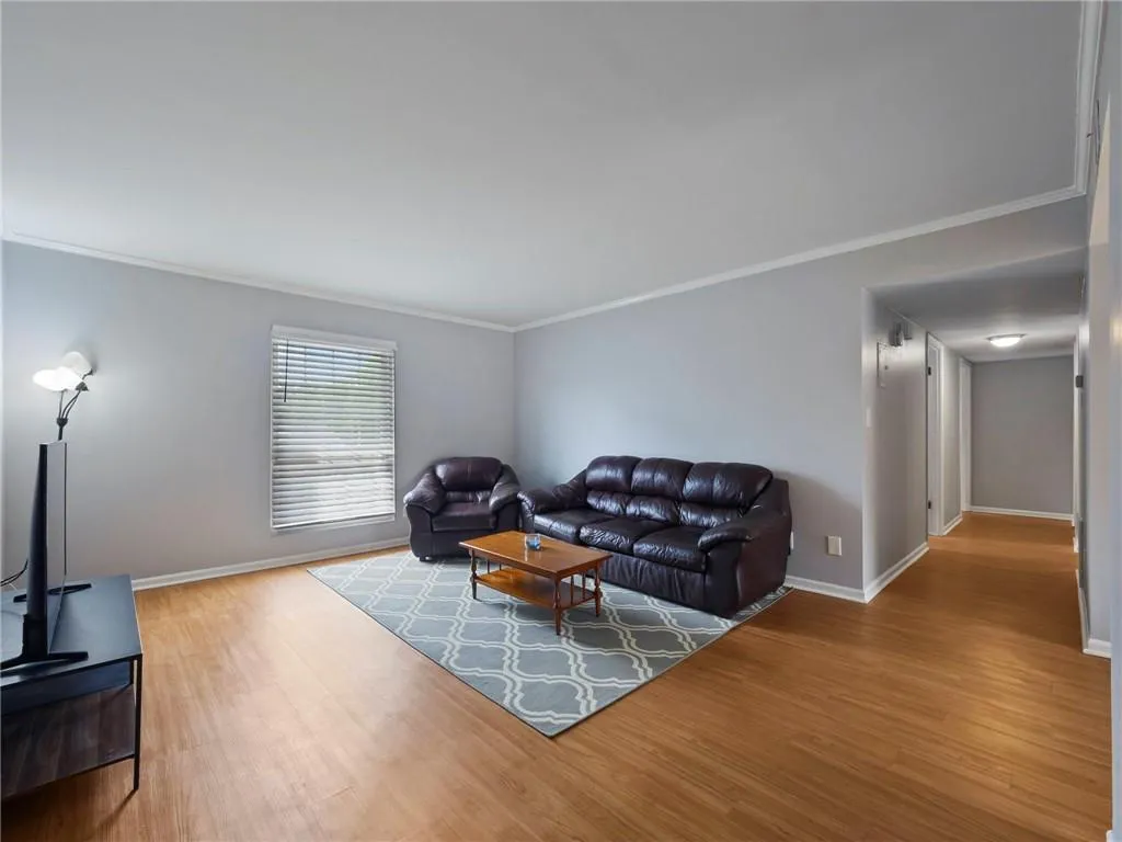 5593 Kingsport Drive Unit 17, Sandy Springs, Georgia 30342, 3 Bedrooms Bedrooms, ,2 BathroomsBathrooms,Residential,Sold,5593 Kingsport Drive Unit 17,6871184