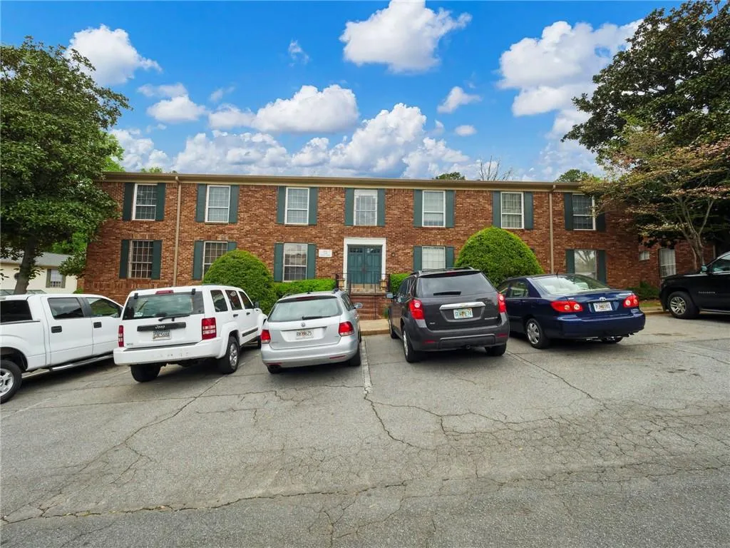 5593 Kingsport Drive Unit 17, Sandy Springs, Georgia 30342, 3 Bedrooms Bedrooms, ,2 BathroomsBathrooms,Residential,Sold,5593 Kingsport Drive Unit 17,6871184