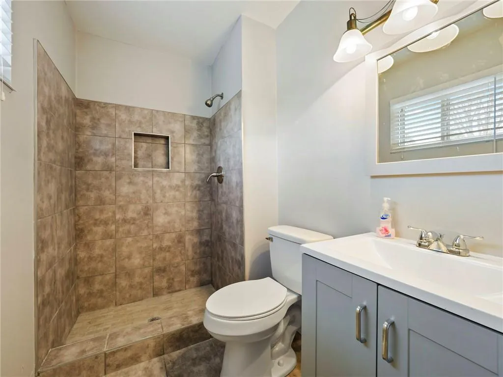 5593 Kingsport Drive Unit 17, Sandy Springs, Georgia 30342, 3 Bedrooms Bedrooms, ,2 BathroomsBathrooms,Residential,Sold,5593 Kingsport Drive Unit 17,6871184