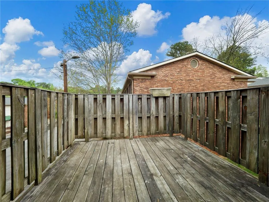 5593 Kingsport Drive Unit 17, Sandy Springs, Georgia 30342, 3 Bedrooms Bedrooms, ,2 BathroomsBathrooms,Residential,Sold,5593 Kingsport Drive Unit 17,6871184