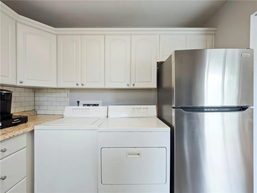 5593 Kingsport Drive Unit 17, Sandy Springs, Georgia 30342, 3 Bedrooms Bedrooms, ,2 BathroomsBathrooms,Residential,Sold,5593 Kingsport Drive Unit 17,6871184