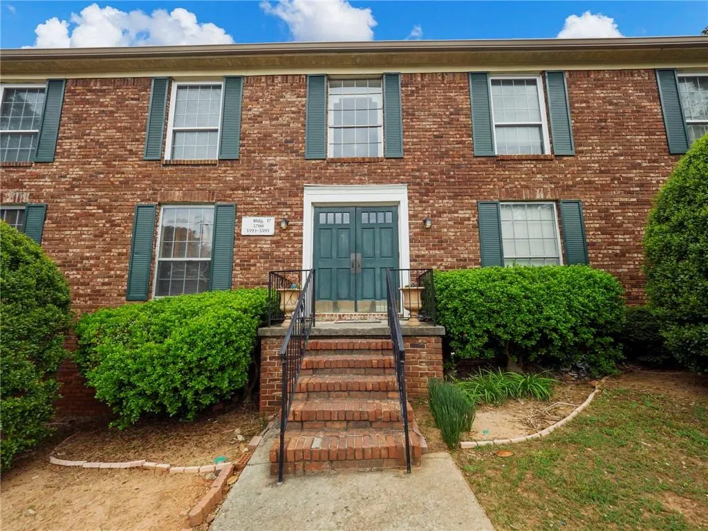 5593 Kingsport Drive Unit 17, Sandy Springs, Georgia 30342, 3 Bedrooms Bedrooms, ,2 BathroomsBathrooms,Residential,Sold,5593 Kingsport Drive Unit 17,6871184
