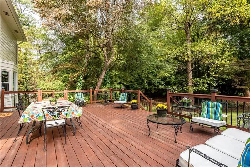 7505 Spalding Lane, Sandy Springs, Georgia 30350, 4 Bedrooms Bedrooms, ,2 BathroomsBathrooms,Residential,Sold,7505 Spalding Lane,6635236