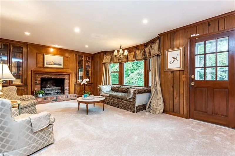 7505 Spalding Lane, Sandy Springs, Georgia 30350, 4 Bedrooms Bedrooms, ,2 BathroomsBathrooms,Residential,Sold,7505 Spalding Lane,6635236