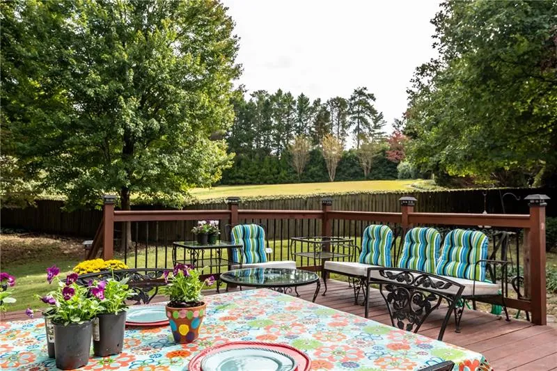 7505 Spalding Lane, Sandy Springs, Georgia 30350, 4 Bedrooms Bedrooms, ,2 BathroomsBathrooms,Residential,Sold,7505 Spalding Lane,6635236