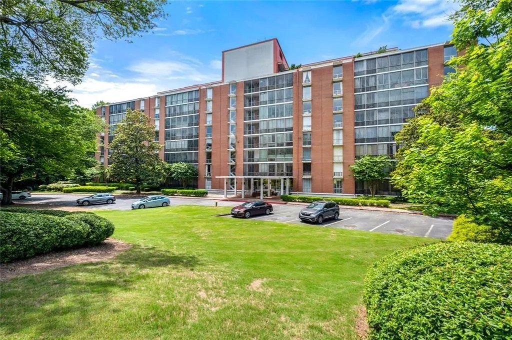 130 26th Street Nw Unit 801, Atlanta, Georgia 30309, 3 Bedrooms Bedrooms, ,2 BathroomsBathrooms,Residential,For Sale,130 26th Street Nw Unit 801,7581357