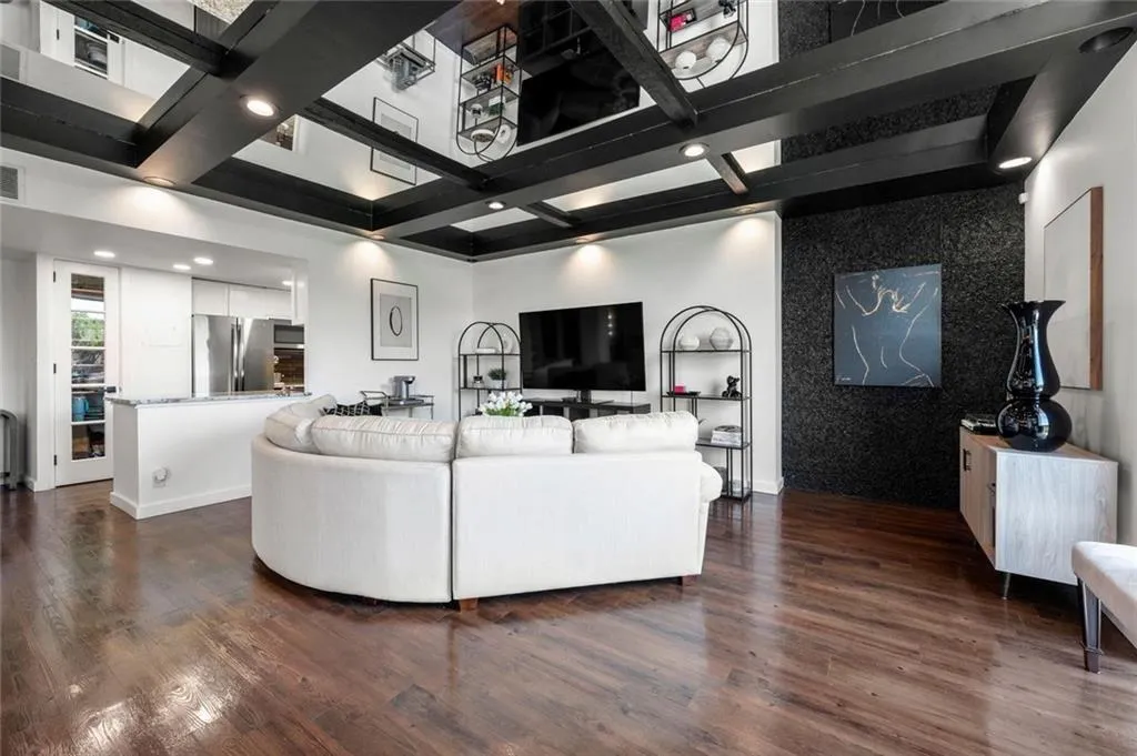 130 26th Street Nw Unit 801, Atlanta, Georgia 30309, 3 Bedrooms Bedrooms, ,2 BathroomsBathrooms,Residential,For Sale,130 26th Street Nw Unit 801,7581357