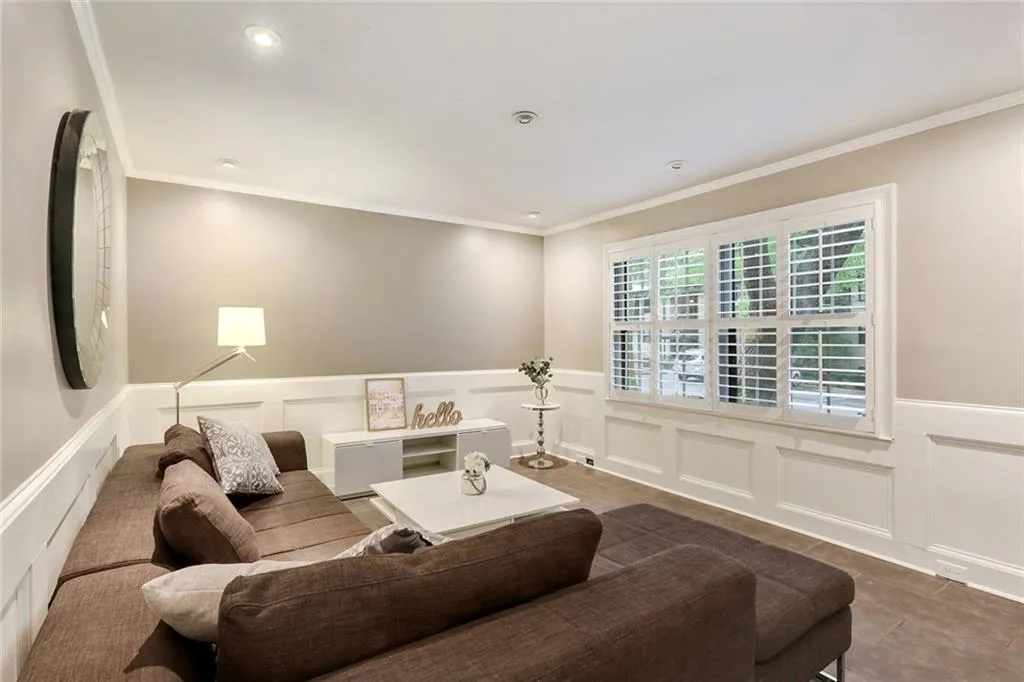 1 Arpege Way Nw, Atlanta, Georgia 30327, 2 Bedrooms Bedrooms, ,2 BathroomsBathrooms,Residential,Sold,1 Arpege Way Nw,6060514