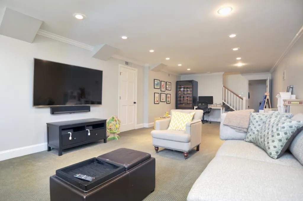 560 Highbrook Drive, Atlanta, Georgia 30342, 4 Bedrooms Bedrooms, ,3 BathroomsBathrooms,Residential,Sold,560 Highbrook Drive,6769068