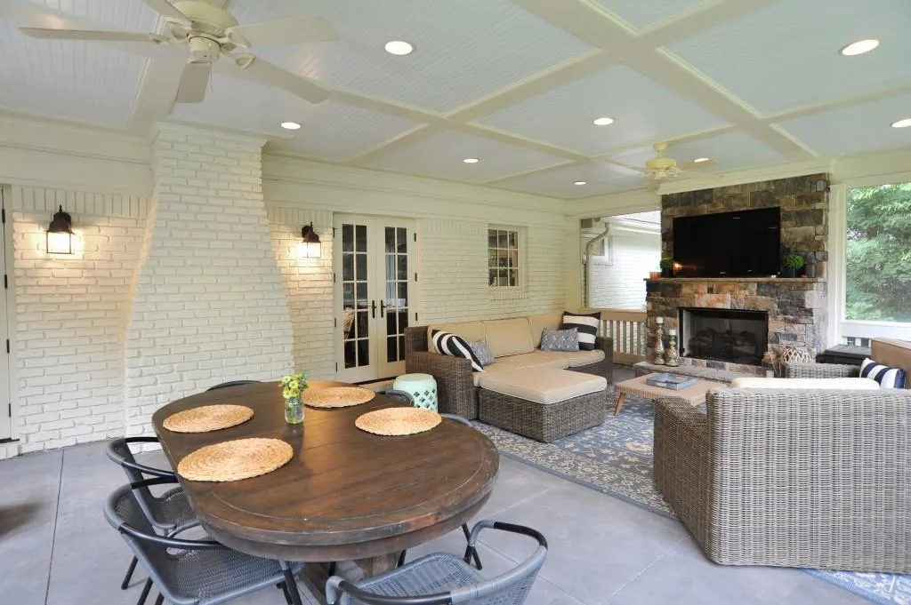 560 Highbrook Drive, Atlanta, Georgia 30342, 4 Bedrooms Bedrooms, ,3 BathroomsBathrooms,Residential,Sold,560 Highbrook Drive,6769068