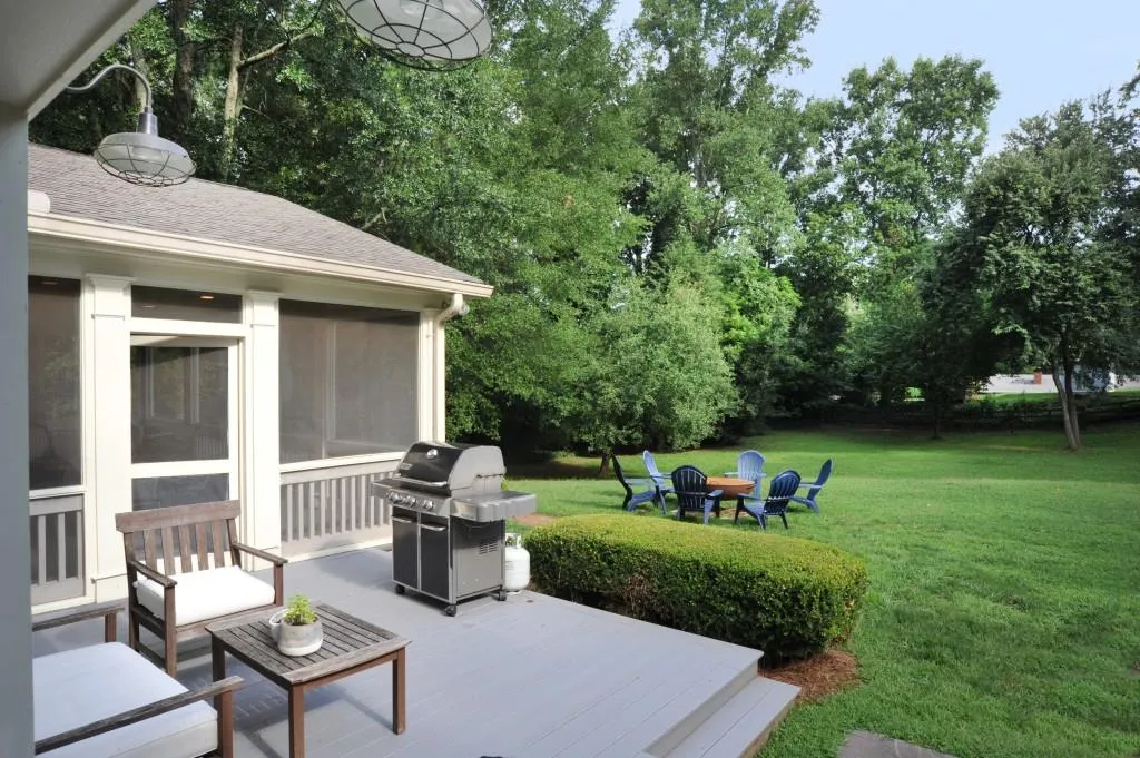 560 Highbrook Drive, Atlanta, Georgia 30342, 4 Bedrooms Bedrooms, ,3 BathroomsBathrooms,Residential,Sold,560 Highbrook Drive,6769068