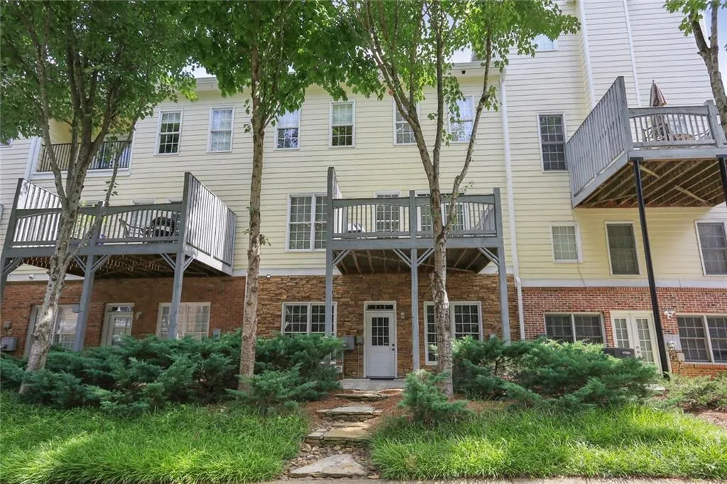 5492 Glenridge Drive Ne Unit 588, Sandy Springs, Georgia 30342, 4 Bedrooms Bedrooms, ,3 BathroomsBathrooms,Residential,Sold,5492 Glenridge Drive Ne Unit 588,6590933