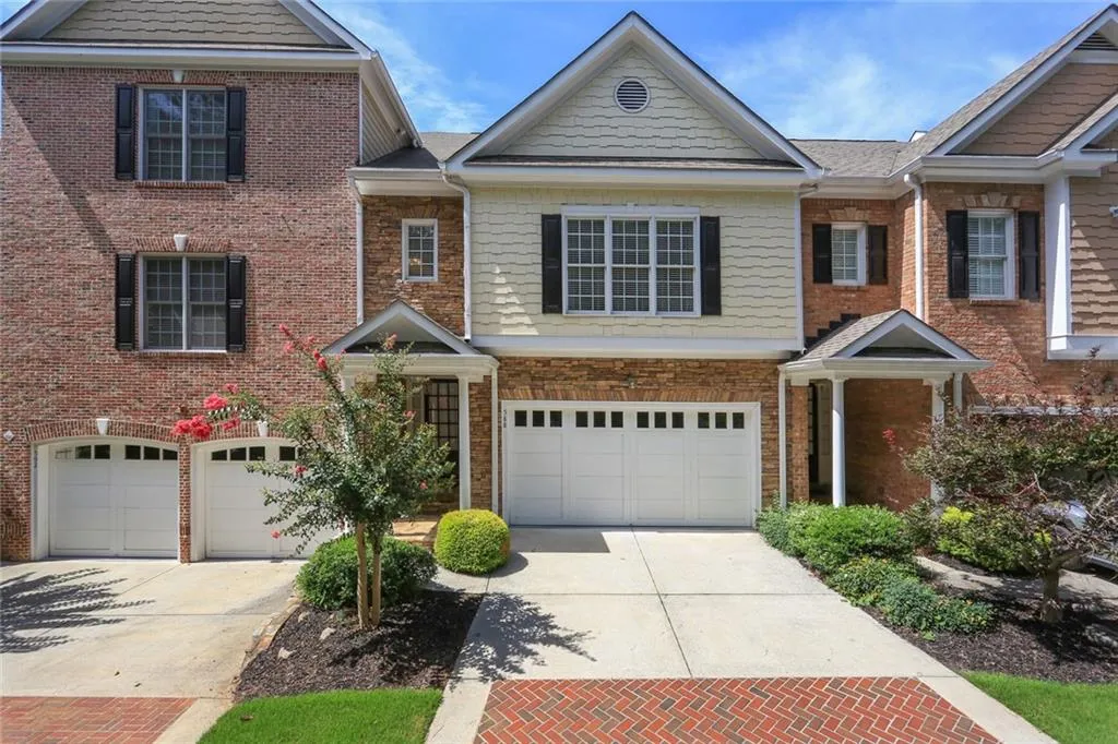 5492 Glenridge Drive Ne Unit 588, Sandy Springs, Georgia 30342, 4 Bedrooms Bedrooms, ,3 BathroomsBathrooms,Residential,Sold,5492 Glenridge Drive Ne Unit 588,6590933