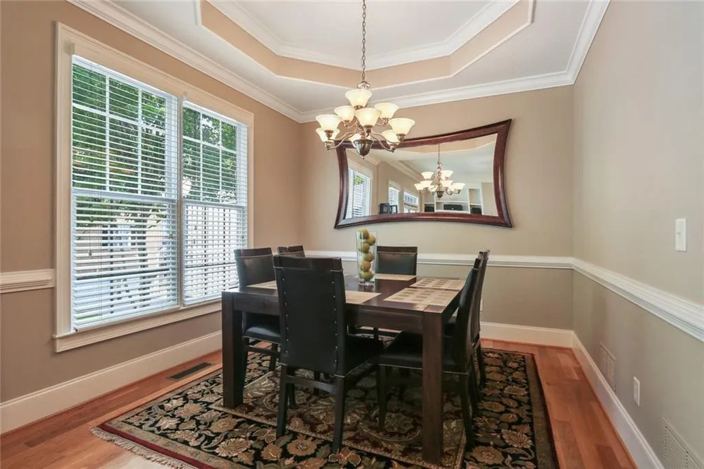 5492 Glenridge Drive Ne Unit 588, Sandy Springs, Georgia 30342, 4 Bedrooms Bedrooms, ,3 BathroomsBathrooms,Residential,Sold,5492 Glenridge Drive Ne Unit 588,6590933