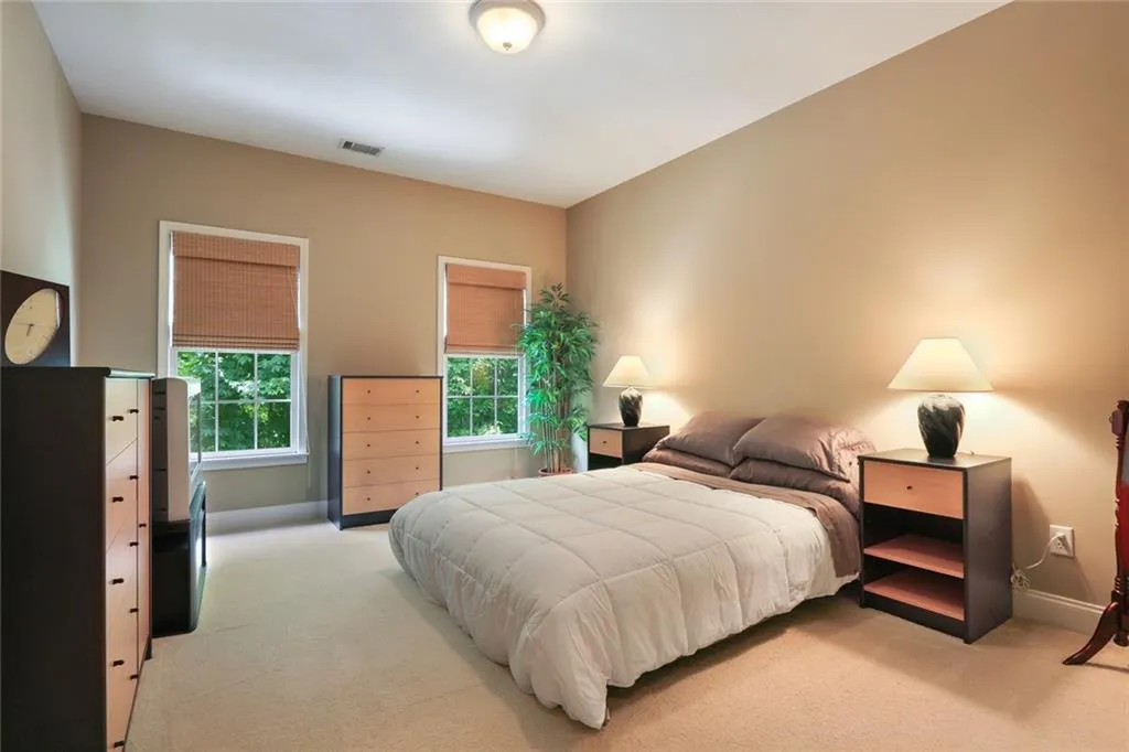 5492 Glenridge Drive Ne Unit 588, Sandy Springs, Georgia 30342, 4 Bedrooms Bedrooms, ,3 BathroomsBathrooms,Residential,Sold,5492 Glenridge Drive Ne Unit 588,6590933