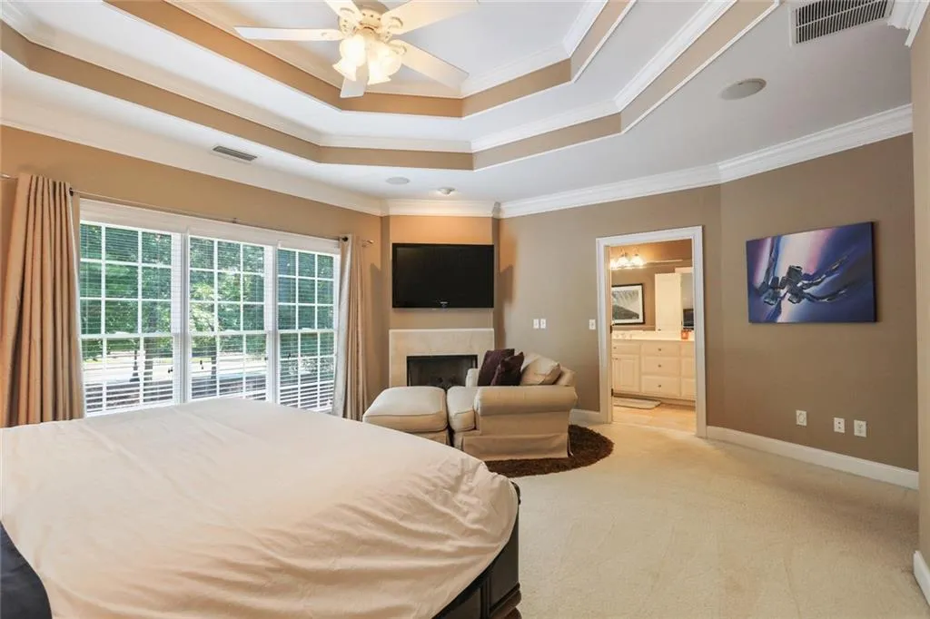 5492 Glenridge Drive Ne Unit 588, Sandy Springs, Georgia 30342, 4 Bedrooms Bedrooms, ,3 BathroomsBathrooms,Residential,Sold,5492 Glenridge Drive Ne Unit 588,6590933