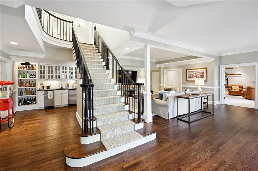 4969 Long Island Drive Nw, Atlanta, Georgia 30327, 4 Bedrooms Bedrooms, ,6 BathroomsBathrooms,Residential,Sold,4969 Long Island Drive Nw,7192348