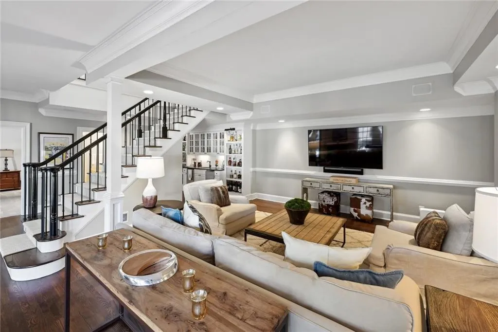 4969 Long Island Drive Nw, Atlanta, Georgia 30327, 4 Bedrooms Bedrooms, ,6 BathroomsBathrooms,Residential,Sold,4969 Long Island Drive Nw,7192348