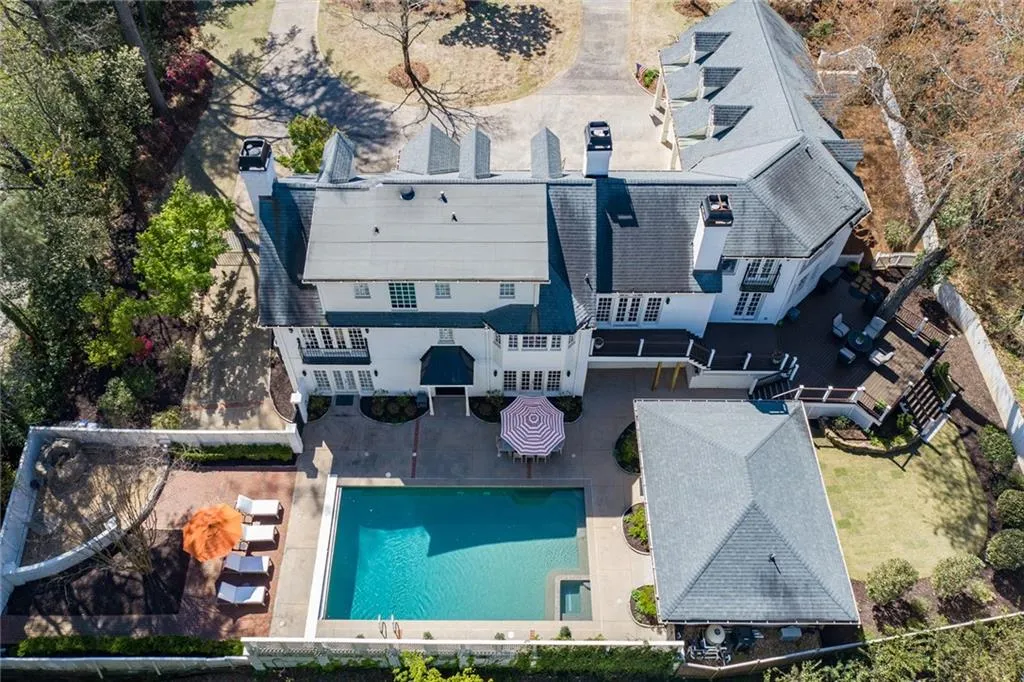 4969 Long Island Drive Nw, Atlanta, Georgia 30327, 4 Bedrooms Bedrooms, ,6 BathroomsBathrooms,Residential,Sold,4969 Long Island Drive Nw,7192348