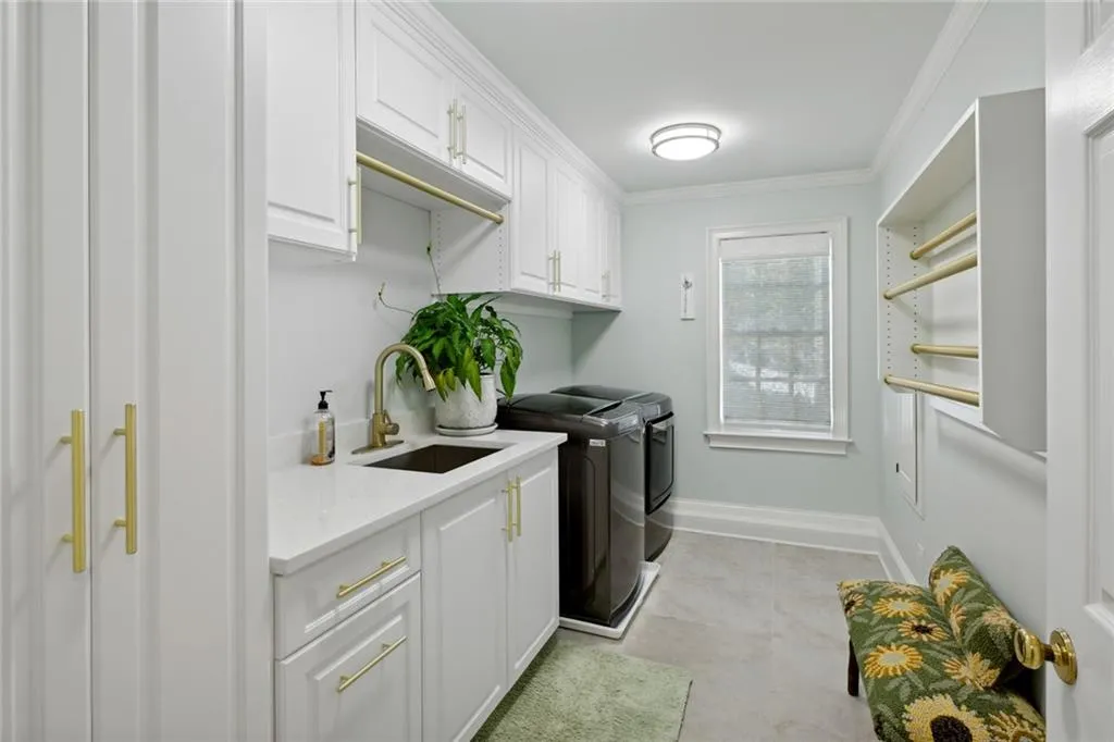 4969 Long Island Drive Nw, Atlanta, Georgia 30327, 4 Bedrooms Bedrooms, ,6 BathroomsBathrooms,Residential,Sold,4969 Long Island Drive Nw,7192348