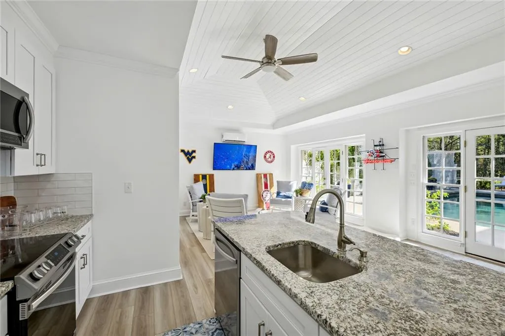 4969 Long Island Drive Nw, Atlanta, Georgia 30327, 4 Bedrooms Bedrooms, ,6 BathroomsBathrooms,Residential,Sold,4969 Long Island Drive Nw,7192348