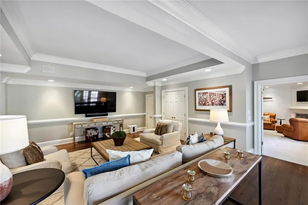 4969 Long Island Drive Nw, Atlanta, Georgia 30327, 4 Bedrooms Bedrooms, ,6 BathroomsBathrooms,Residential,Sold,4969 Long Island Drive Nw,7192348