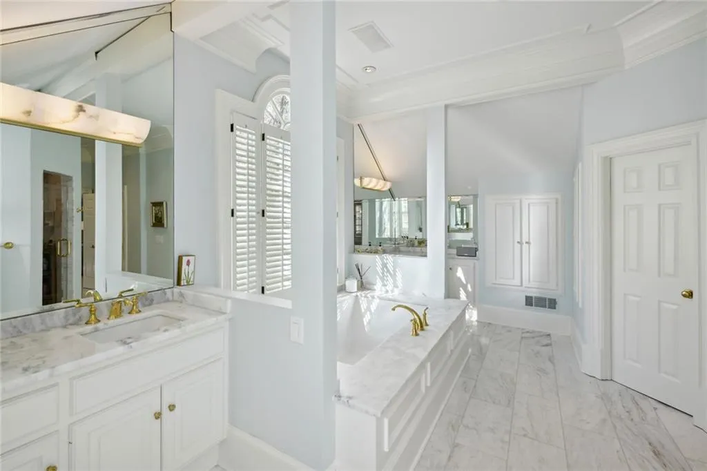 4969 Long Island Drive Nw, Atlanta, Georgia 30327, 4 Bedrooms Bedrooms, ,6 BathroomsBathrooms,Residential,Sold,4969 Long Island Drive Nw,7192348